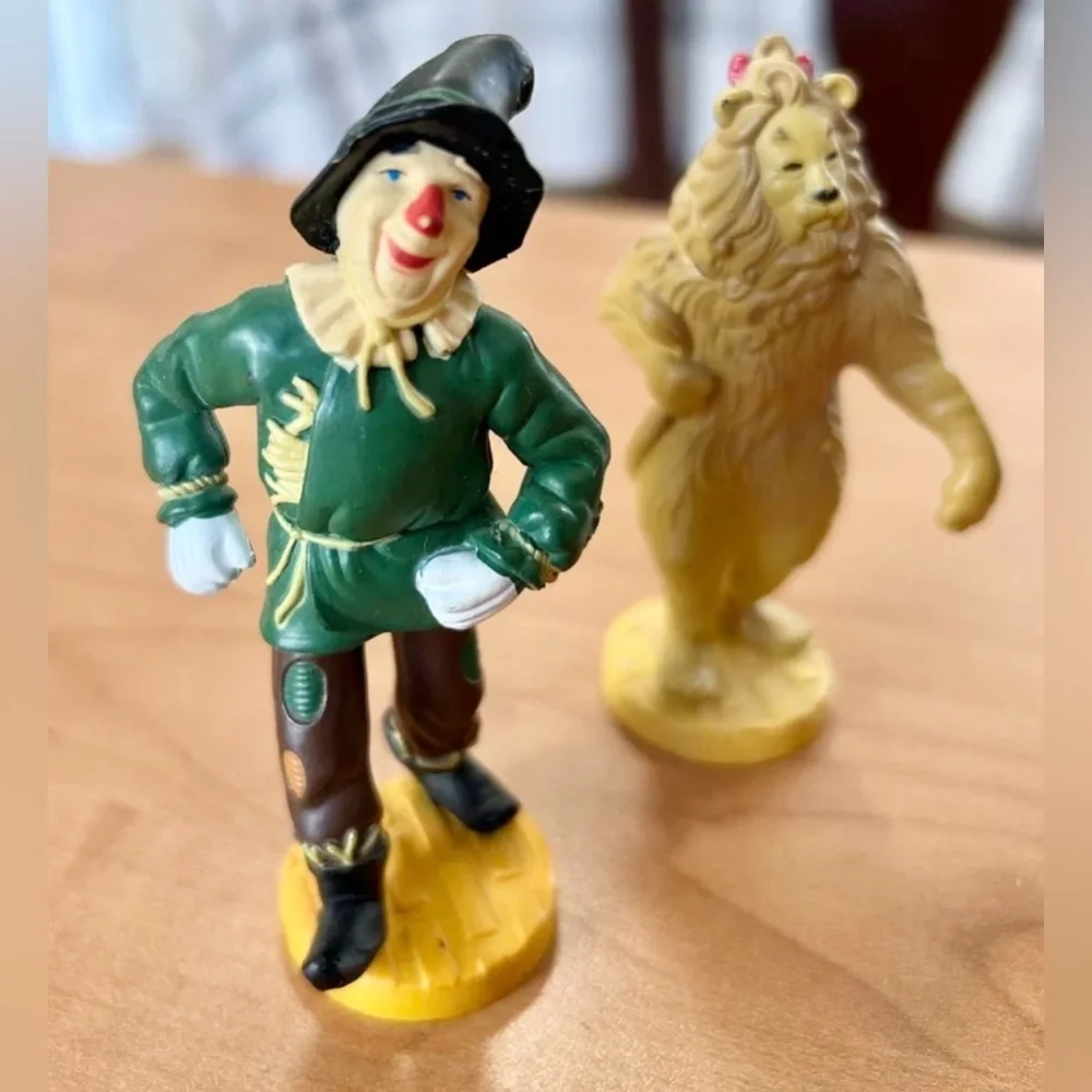 the wizard of oz mini figures lot of 5 witch/scarecrow/lion/Glenda Presents Loew